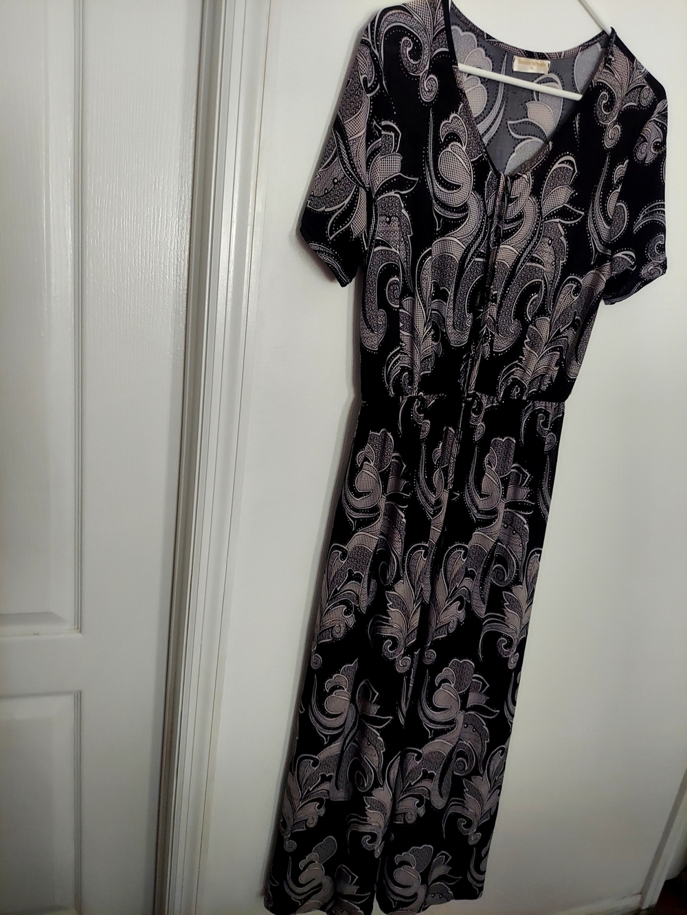 Black Paisley Maxi Dress with Tie-Waist - Women's Elegant V-Neck